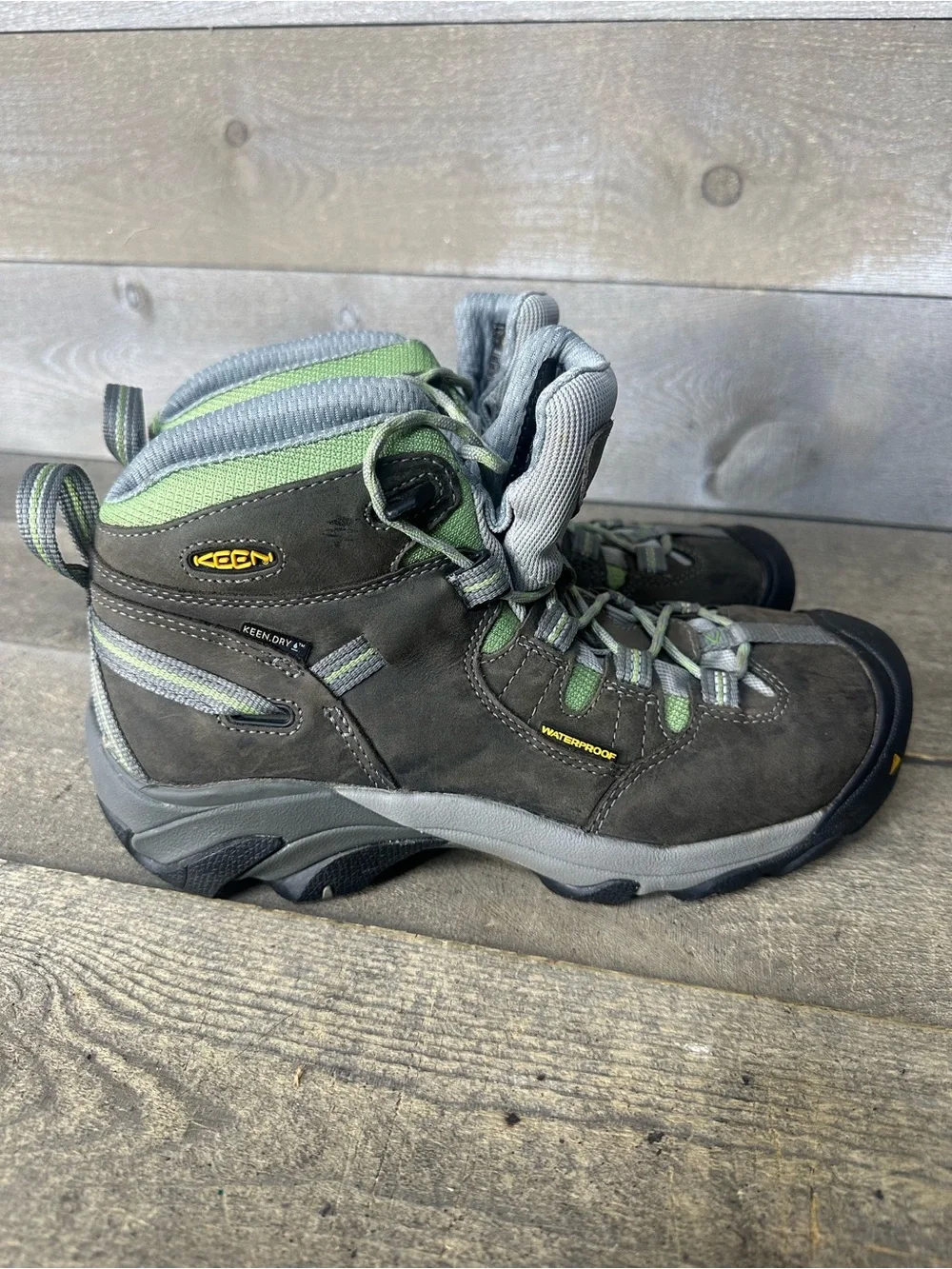 Keen Women's 9.5 Boots Detroit XT Mid Steel Toe Waterproof Hike Work Shoes Brown